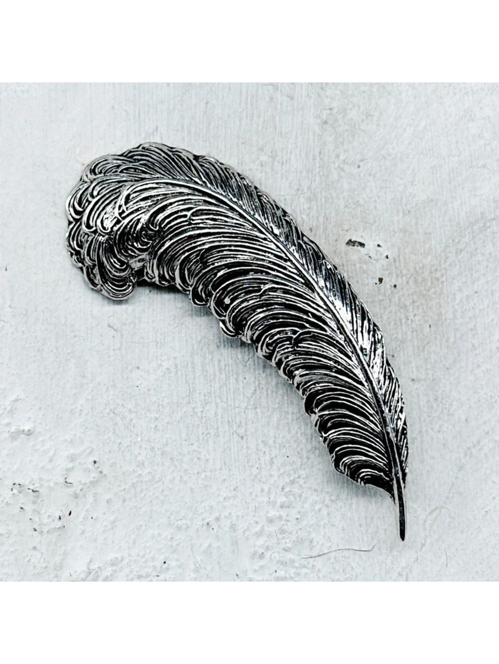 3127mc. Pewtertone Feather Brooch